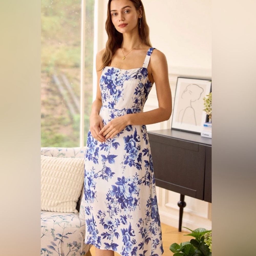 NWT Rihoas Blue Floral Midi Dress